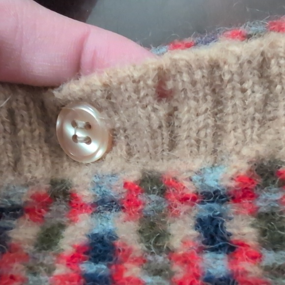 Vintage Puff Sleeve 100% Shetland Wool Cardigan, Size:Small, Color:Tan,Red&Blue - Picture 9 of 9